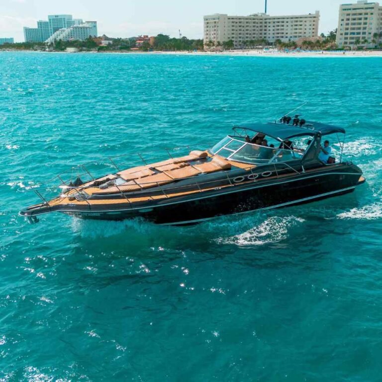YACHT CANCUN